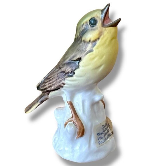 Vintage 1970s Goebel Bird Figurine Wood Warbler Hand Painted Porcelain 38028 - Picture 1 of 10